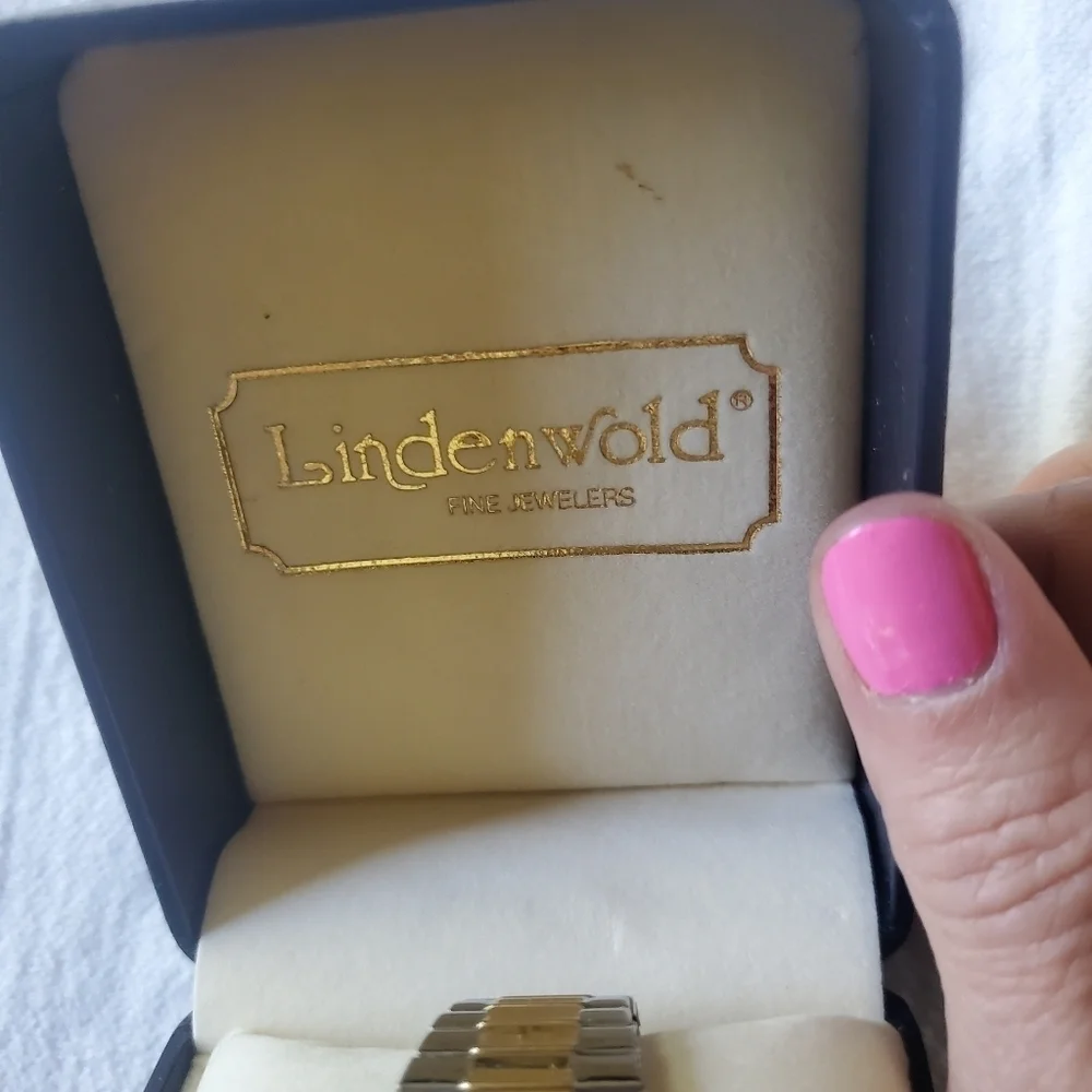 Lindenwold Vintage Silver & Gold Toned Second Hand & Date‎ Elastic Band Watch